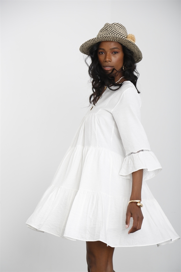 Beyaz Sırtı Bağlamalı Volanlı Elbise 1002