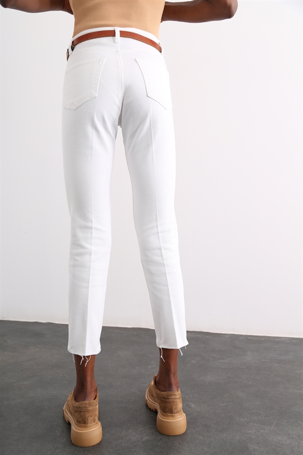 Beyaz Yüksek Bel Boyfit Jean 