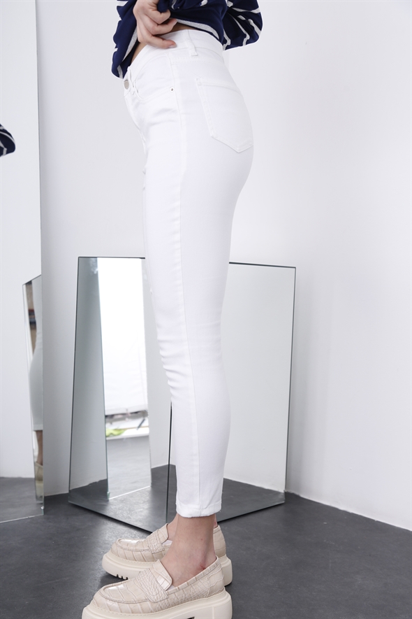 Beyaz Yüksek Bel Toparlayan Slim Fit Jean 