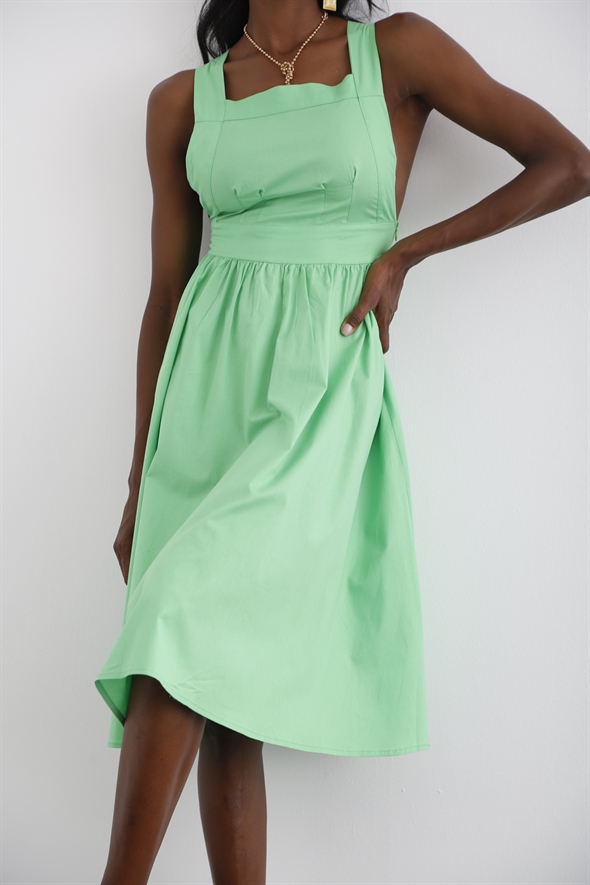Fıstık Yeşili Sırt Detaylı Elbise 0326