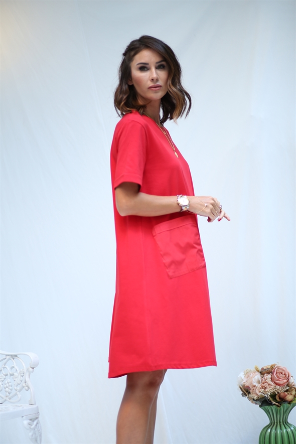 Kırmızı Önü Cepli Penye Elbise 2005