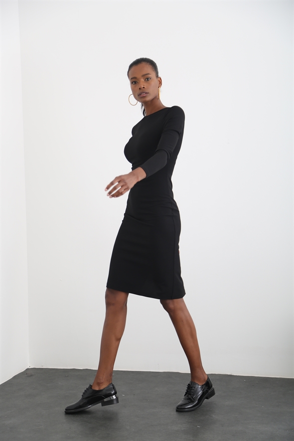 Siyah Sırtı V Midi Krep Elbise 