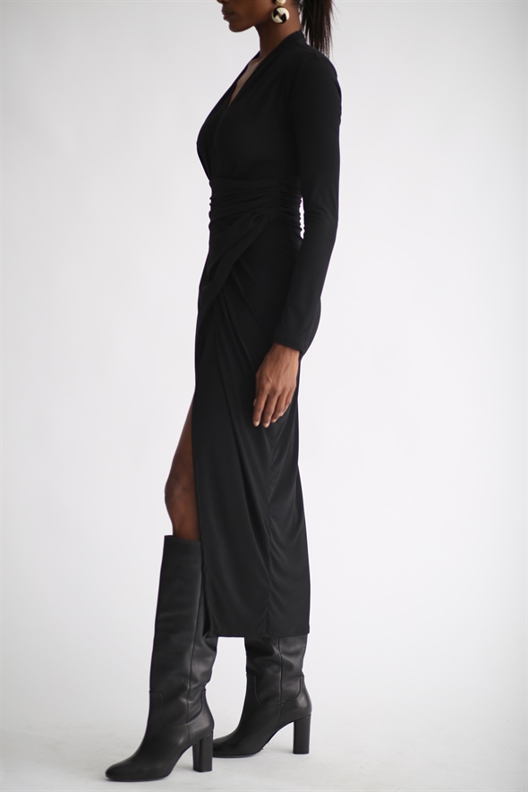 Siyah Vatkalı Yırtmaç Detaylı Jarse Elbise 6553