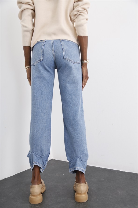 Açık Mavi Orta Bel Straight Fit Jean 