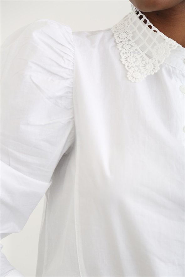 Beyaz Dantel Yaka Prenses Kol Gömlek 4731