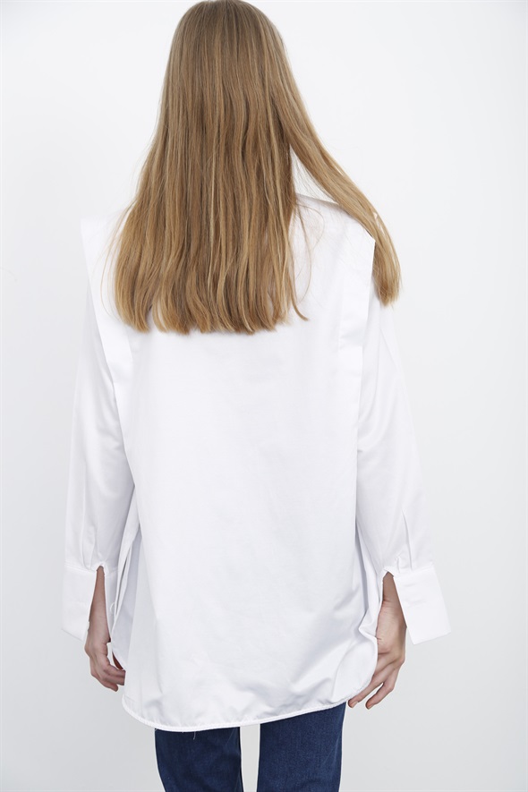 Beyaz Omuz Detaylı Vatkalı Gömlek 141108