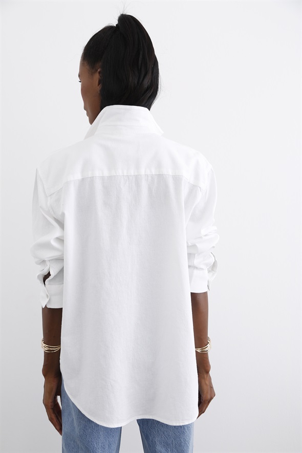 Beyaz Oversize Gömlek 08