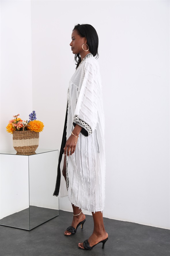 Beyaz Tül Detaylı Kimono 