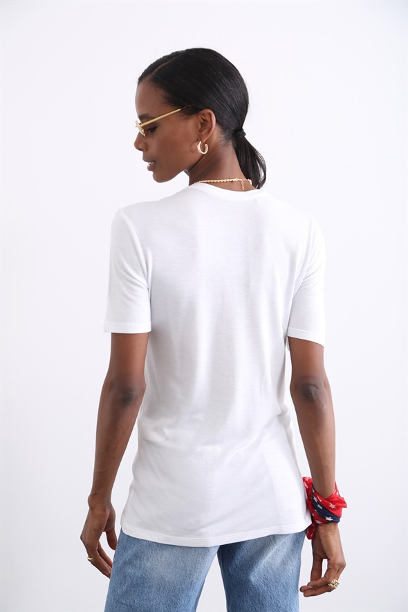 Beyaz V Yaka Basic Tshirt 3635