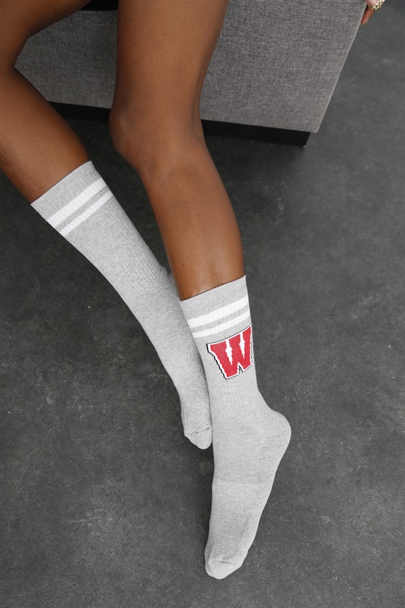 Gri W İşlemeli Çorap 