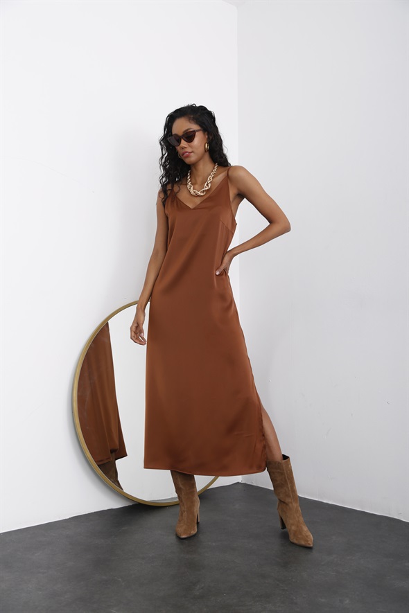 Kahverengi V Yaka Saten Elbise 3993