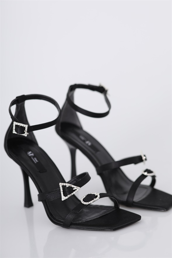 Siyah 3 Tokalı Topuklu Sandalet 9902