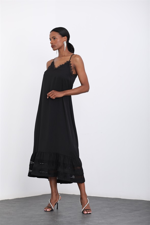 Siyah Güpürlü Midi Elbise 