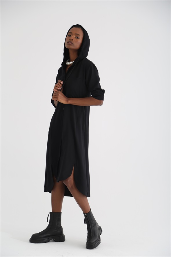 Siyah Kapüşonlu Dökümlü Elbise 7106