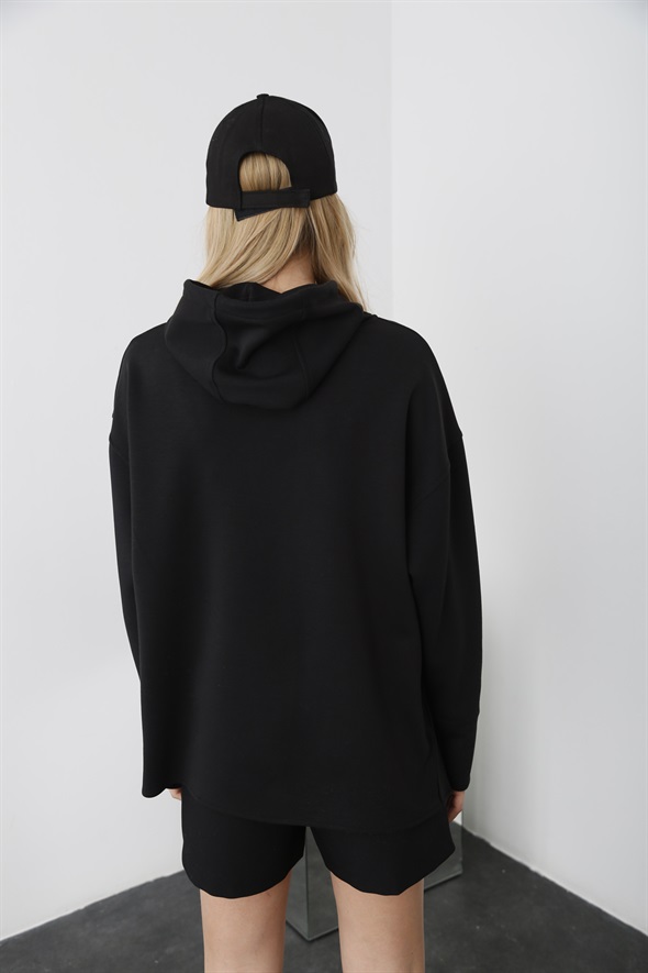 Siyah Kapüşonlu Yırtmaçlı Sweatshirt 3990