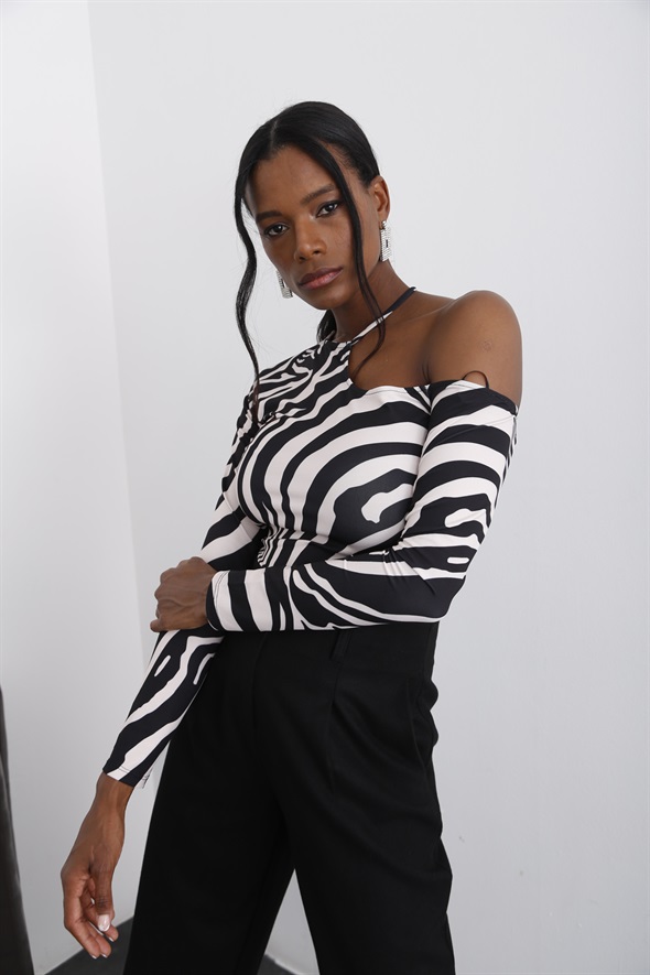 Siyah Zebra Desenli Bluz 